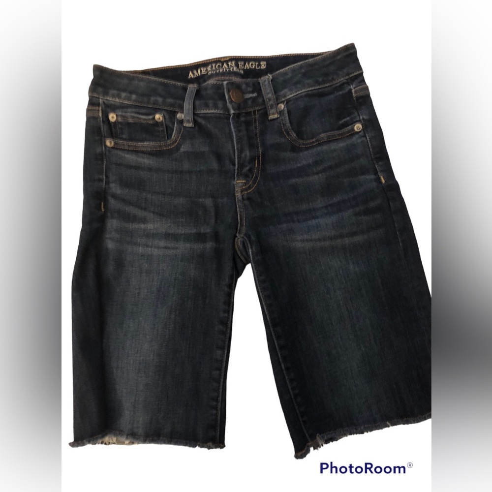 American Eagle Outfitters Skinny Bermuda Shorts. Size 4. Stretch Denim - Picture 2 of 8